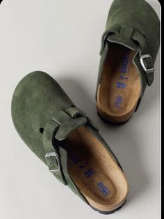 Best Amazon Dupe Boston Clogs Birkenstock, Green Birkenstocks, Potato Shoes, Boston Birkenstock, Birkenstock Boston Soft Footbed, Boston Soft Footbed, Birkenstock Mules, Birkenstock Clog, Birkenstock Clogs