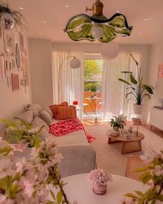 #livingroomfurniture #livingroomdecorideas #decoration Cute Living Room, Dopamine Decor, College Apartment