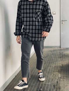 Converse Low Tops Outfit Men, Men Wearing Converse, Flannel And Converse Outfits, Converse 1970s Outfit Men, Black Chuck 70 Outfit Men, Converse Outfit For Men