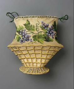 Drawstring bag German ca. 1800-1830 Regency Reticule, Museum Of Fine Arts Boston, Silk Purse, Embroidered Handbag, Bag Designs, Hand Fans, Vintage Purses, Chatelaine, Beaded Purses