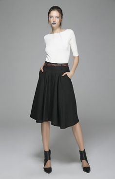 Black skirt woman wool skirt midi skirt custom made skirt (1390) Plus Size Minimalist Wardrobe, Winter Mini Skirts, Spring Business Casual, Grey Mini Skirt, Minimalist Capsule Wardrobe, Patchwork Skirt, Skirt Pleated, Winter Skirt, Fashion Capsule