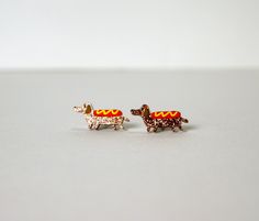 Mini Dachshund sausage dog stud glitter earrings Funky Stud Earrings, Dachshund Mini, Earrings Funky, Pen Pen, Earrings Acrylic, Dog Earrings, Funky Earrings, Mini Dachshund, Mini Studs