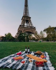 the eiffel tower in paris is seen on instagrams, and it's picnic time