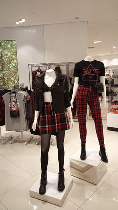 Punk Christmas Outfits, Graphic Dress Outfit, Rockstar Outfit For Women, Plaid Outfit Ideas, 90s Punk Fashion, Grunge Looks, Rockstar Style, Look Grunge