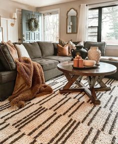 So today we curated the best cozy throw blankets for couch ideas to show all the different ways you can use a throw blanket to show off your personal style. Brown Throw Blanket, Decor Ikea, Living Room Partition, Living Room Partition Design, Living Room Organization, Room Partition Designs, Blanket For Couch, Living Room Decor Ideas, Farmhouse Fall Decor