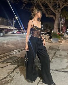 Outfit Elegantes, Aesthetic Look, Night Out Outfit, Spring Fashion Trends, Festival Looks, Trendy Short Hair Styles, Going Out Outfits, Party Looks