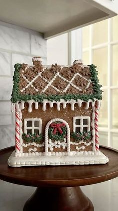 Christmas Gingerbread House Aesthetic, Gingerbread House Inspo, Gingerbread House Aesthetic, Prague Winter, Homemade Gingerbread House, Gingerbread House Ideas, Winter Angel, Gingerbread House Parties, Gingerbread House Designs