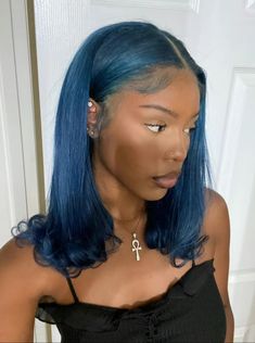 Blue Black Hair On Brown Skin, Blue Hair Styles For Black Women, Midnight Blue Hair Black Women, Navy Blue Natural Hair, Blue Hair Color Curly, Blue Black Hair Black Women, Dark Blue Hair On Brown Skin, Dark Blue Natural Hair, Blue Hair Inspo Color