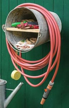 Garden Hose Storage, Garden Tool Rack, Camper Interior Design, Storage Shed Organization, Garden Hose Holder, Cottage Decor Farmhouse, Apartment Luxury, Hose Holder