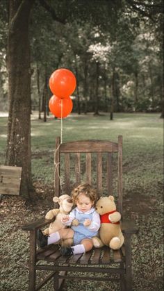 Baby Shower Disney Theme, Disney Theme Birthday, Lila Party, The Hundred Acre Wood, Baby Photoshoot Ideas, 100 Acre Wood, Winnie The Pooh Nursery, Baby Boy 1st Birthday Party