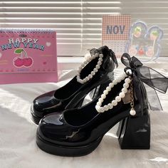 Black And White High Heels, White High Heel Shoes, Cute Shoes Heels, Kawaii Shoes, Chunky Heel Shoes, Fancy Shoes, Chunky Sandals