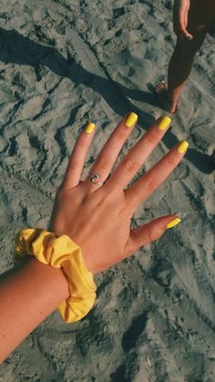 Yellow. Yellow Nail Art, Unghie Nail Art, Yellow Nail, Nagellack Trends, Nails Yellow, Yellow Nails, Christmas Nail Art, Nail Designs Summer