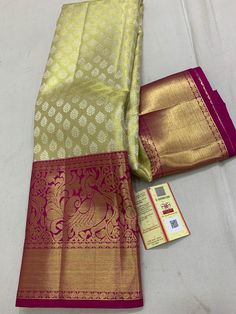 Frock For Teens, Kanchipuram Saree Wedding, Red And White Saree, Saree Combination, Bride Sarees, Minion Painting, Silk Saree Blouse Designs Patterns, Latest Silk Sarees, Bridal Jewellery Inspiration