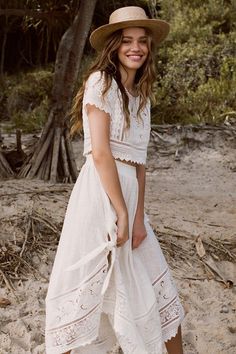 White Lace Suit, Lace Suit, Bohemian Style Clothing, Moda Chic, Romantic Outfit, Bohemian Beach