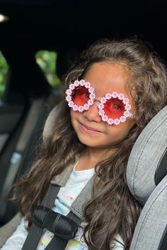 Adorable pink daisy sunglasses for little girls summer adventures Silicone Bowl, Pink Daisy, Summer Adventures, Summer Girls