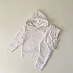 This stylish Casual Hoodie & Pants Jogger Set is crafted with quality material and a figure-flattering fit for your baby. Crafted with cotton Odile fabric, this set features a long sleeve length and a hooded collar for a cozy look. Available in sizes for 0-36 months in a stylish print, this set is sure to be a seasonal favorite. Get it now! 🤩 Specifications: Style: Casual Material: Cotton Fabric Type: Odile Fabric Sleeve Length: Long Fit: Fits true to size; take your normal size Season: Spring Pants Jogger, Hoodie Pants, Womens Dress Suits, Stylish Baby, Jogger Set, Casual Sets, Clothing Size Chart, Dress Suits, Casual Hoodie