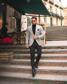 Grey Casual Blazer Men, Mens Clothing Styles Party Wear, Black Pant With Blazer Men, Coat Pant Combination For Men, Grey Men Suit Outfit, Grey Blazer And Black Pants Men, Black Slacks Grey Blazer Men, Grey Coat Outfit Men Formal, Mens Grey Suit Combinations