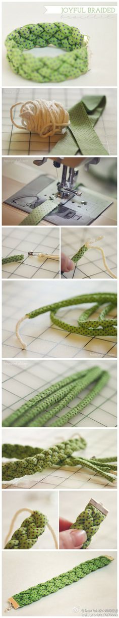 the process of making peas with scissors and stringing them to make it look like they are