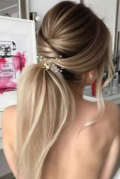 Ponytail Inspiration, Bridal Ponytail, Sanggul Modern, Wedding Hair Trends, Heatless Hair, Rustic Wedding Decorations, Hair 2018, Christmas Hairstyles, Hair Curler