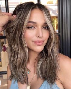 Cute Hair Color Ideas, Cute Hair Color, Money Piece, Brown Hair With Blonde Highlights, Brunette Balayage Hair, Brown Hair Balayage, Brown Blonde Hair, Cute Hair, Hair Color Balayage