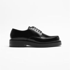 Nwt. Zara Man Black Leather Chunky Lace-Up Derby Shoes With Five-Eyelet Facing, Square Toe, Chunky Sole. Size 8. Ref. 2417/020. Sh 17 Classic Business Platform Leather Shoes, Classic Platform Lace-up Shoes For Work, Formal Platform Lace-up Shoes With Plain Toe, Zara Round Toe Leather Shoes For Formal Occasions, Chunky Leather Shoes, Smart Shoes, Handbag Essentials, Man Black, Zara Man