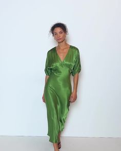 This is that event dress you'll actually wear all the time. V-neckline, bust darts, balloon sleeves, and an invisible back zipper. Cue the compliments. (This one comes in Salon Green.) | Lily-Rose Dress in Salon Green | Ethical Essentials Green Lily, Event Dress, Bridesmaids Dress, Lily Rose, Hawaii Wedding, Rose Dress, Balloon Sleeves, Event Dresses, Satin Dresses