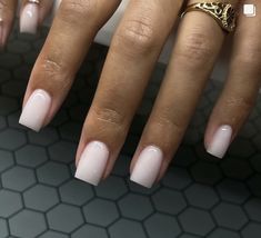 Blonde Highlights Lowlights, Short Classy Nails, Lowlights Highlights, Make Up Nails, Natural Acrylic Nails, Up Nails, Blush Nails