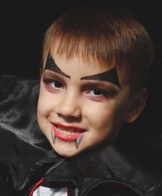 Halloween Face Paint Vampire, Vampire Face Paint For Kids, Halloween Makeup For Kids Boys, Face Paint Vampire, Vampire Face Painting, Halloween Kids Makeup, Maquillaje Halloween Infantil, Halloween Face Paint For Kids, Halloween Makeup Kids