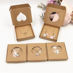 Diy Necklace Box, Jewelry Packaging Diy, Jewelry Packaging Design, Handmade Jewelry Set, Packaging Diy, Diy Jewelry Display, Packaging Ideas Business, Small Tools, Small Business Packaging Ideas