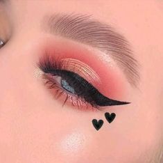 Eye Makeup Glitter, Eyeliner Designs, Cute Eye Makeup, Make Up Inspiration, Graphic Makeup, Eye Makeup Pictures, Valentines Makeup, Eye Makeup Designs, Dope Makeup