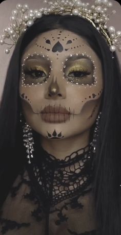 Day Of The Day Makeup, Half Dia De Los Muertos Makeup Ideas, Pretty Day Of The Dead Makeup, Skull Makeup With Rhinestones, Katrina Makeup La Catrina, Skeleton Makeup With Gems, Catrina Halloween Costumes, Half Face Catrina Makeup