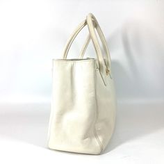 ◆100% (Genuine)◆ Iem No. L-240215-4 Brand CHANEL Item Tote Bag Model Executive Tote Serial number 9872*** Gender Women Color White type Material Caviar skin Accessories None Size cm (approx.): W34.5 x H23.5 x D13.5inch (approx.): W13.6 x H9.3 x D5.3 Item Rank AB rank Condition 【Notices】 Strap shortage 【Outside】 (Surface) Scratches, Stain, Rubbing, Discolors, Yellowing (shape) out of shape (corners and edges) Scratches, stain, wear, peeling on corners and edges 【Inside/Other】(Inner) Scratches, St Formal Cream Bag With Smooth Grain, White Satchel With Smooth Grain, Elegant White Bag With Smooth Grain, White Textured Leather Satchel, Formal White Bag With Smooth Grain, Elegant White Bags With Smooth Grain, White Smooth Grain Leather Bags, White Smooth Grain Bag For Formal Occasions, White Smooth Grain Bag For Daily Use