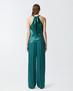 Sleeveless top in glossy satin fabric with bowknot tie fastening at the rear of the neck and light, semi-transparent-effect georgette insert on the back. Formal Shirt Dress, Top With Bow, Calf Length Skirts, Georgette Tops, Bottle Green, Mid Dresses, Semi Transparent, Mid Length Dresses, Sweaters Knitwear