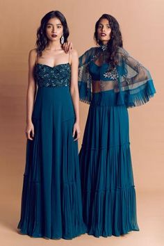 Shop for DiyaRajvvir Green Tulle Embroidered Cape And Lehenga Set for Women Online at Aza Fashions Embroidered Cape, Function Dresses, Trendy Outfits Indian, Indian Outfits Lehenga, Color Peacock, Green Embroidery, Green Tulle, Traditional Indian Dress, Indian Dresses Traditional