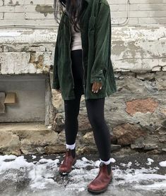 Tattoo Aesthetic Outfits, Spunky Outfits, Boho Grunge Outfits, Moda Grunge, Teacher Fits, 90s Mom, Deadpool And Wolverine, Look Rock, Vintage Corduroy