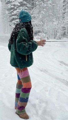 Winter Cabin Outfit, Ganni Knit, Snow Boots Outfit, Midwest Winter, Ski Vibes, Cabin Outfit, Tomboy Girls, Snow Outfit, Winter Fits