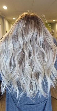 Platinový Blond, Blonde Hair Curls, Long Platinum Blonde Hair, Ghd Curls, Ash Highlights, Long Platinum Blonde, Ashy Blonde, Hair Curls, Icy Blonde