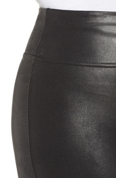 A faux-leather finish brings these leggings from the studio to the spotlight, with a SPANX Power Waistband that provides a sleek, contoured fit. The innovative design eliminates the center seam for an even more streamlined and confidence-boosting silhouette. Style Name:Spanx Faux Leather Leggings (Plus Size). Style Number: 5217216. Korean Vogue, Leather Leggings Plus Size, Leggings Plus Size, Accessories Model, Plus Size Style, Model Streetstyle, Faux Leather Leggings, Leather Leggings, The Studio