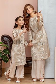 Mirror Work Motif, Mother And Daughter Same Dress, Mother Daughter Dresses, Holographic Fashion, Kids Maxi, Eid Photos, First Birthday Outfit Girl, Mother Daughter Dresses Matching, Mini Mirror