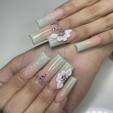 Nails For Quinceanera, Sweet 16 Nails, Quince Nails, Quinceanera Nails, Aqua Nails, Green Acrylic Nails, Fake Nails Designs, Art Deco Nails, Green Nail Designs