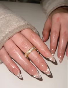 Quinceanera Nails Almond Shape, Almond Nails Graduation, Prom Pedicures, Prom Nails Almond, Silvester Nails, Manicured Nails, Bridesmaids Nails, New Years Nail Designs, Graduation Nails