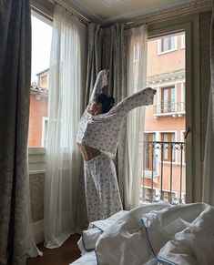 Skandinavian Fashion, Healthy Lifestyle Inspiration, Dream Lifestyle, How To Wake Up Early, 가을 패션, Just Girly Things, Soft Girl, Sunday Morning, The Window