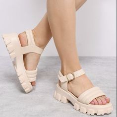 Color: Beige, Shoe size: 42 Beige Shoe, Buckles Fashion, Ladies Sandals, Buckled Flats, Platform Wedge Heels, Stylish Sandals, Women's Casual, Ankle Strap Sandals, Primavera Estate