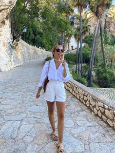 5 Best & Aesthetic Europe Travel Outfits Ideas Chicwish Outfits, Airport Outfit Summer, Town Outfits, Italian Summer Outfits, Europe Travel Outfits, Summer Office Outfits, Summertime Outfits, Summer Party Outfit