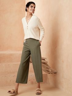 High-Rise Comfort Stretch Easy Crop Wide-Leg Pant | Banana Republic Factory Versatile Fall Pants With Hip Pockets, Comfort Stretch Wide Leg Pants With Pockets, Versatile Wide Leg Pants With Side Pockets For Fall, Chic Bottoms With Pockets And 4-way Stretch, Versatile Ankle-length Pants For Business Casual, 4-way Stretch Wide-leg Pants With Pockets, Wide-leg Pants With Pockets And 4-way Stretch, Versatile Straight Leg Cargo Pants, Versatile Comfort Stretch Pants With Hip Pockets