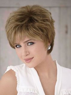 Красивые прически, стрижки — Фото | OK.RU Short Layered Hair, Short Layered Haircuts, Short Layered