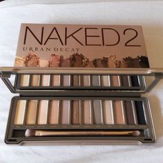 Must Have Beauty Products, Gold Makeup, Makeup To Buy, Kiss Makeup, Makeup Revolution, Love Makeup, Beauty Box, All Things Beauty