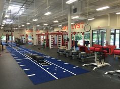 the gym is empty and ready for customers to use