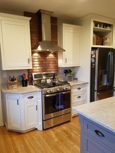 the kitchen is clean and ready to be used as an appliance for cooking