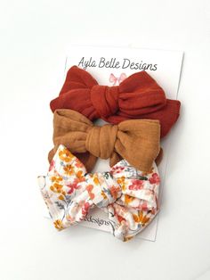 Fall Pinwheel Hair Bows Set for Girls.  These Cute Hair bows are the cutest hair accessories they go well with any outfit and occasion.  This listing is a set of  Hand tied fable hair bow.  -Sewn and hand tied to form. -Bow size:  approximately 4 inches wide    Attachement : Alligator Clip w/teeth 3" . Clip can be rotated to be worn on left or right side. Colors may vary due to lighting and editing.  Every bow is handmade with love by me. Bows may slightly vary in size and pattern position.   Pl Fall Hair Bow, Kids Hair Bows, Toddler Hair Bows, Toddler Hair Clips, Hair Bow Sets, Fall Bows, Bow Set, Fall Kids, Toddler Hair